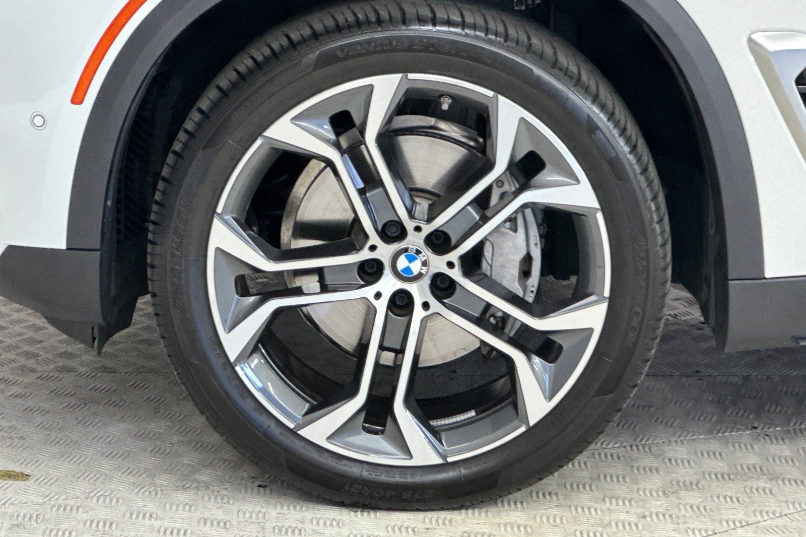 Used 2026 BMW X5 sDrive40i RWD image 12