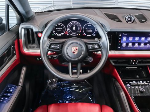 Certified 2026 Porsche Cayenne S AWD/4WD image 14