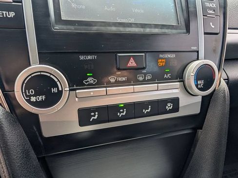 Used 2014 Toyota Camry SE FWD image 22