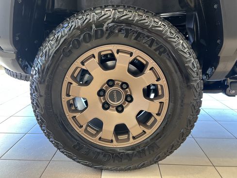 New 2025 Toyota Tacoma 4x4 Double Cab Hybrid image 17