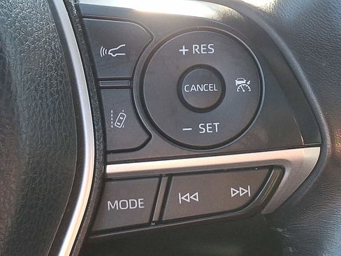 Used 2021 Toyota Camry XLE w/ Navigation Package image 23