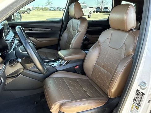 Used 2022 Kia Telluride SX w/ SX Prestige Package image 25