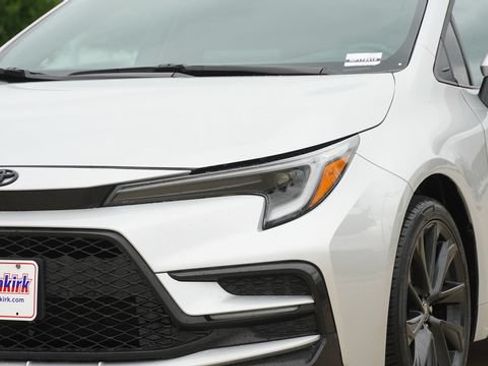 Used 2024 Toyota Corolla SE FWD image 4