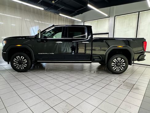 Certified 2025 GMC Sierra 2500 Denali Ultimate AWD/4WD image 8
