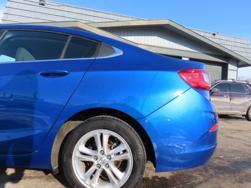 Used 2017 Chevrolet Cruze LT FWD image 26
