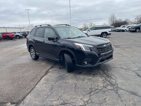Used 2022 Subaru Forester Premium image 10