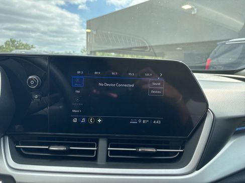 Used 2025 Chevrolet Trax LS FWD image 19