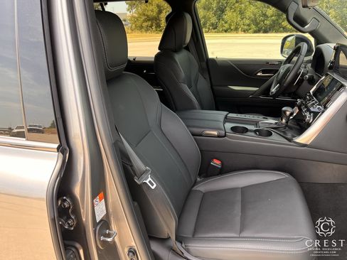 Used 2026 Lexus LX 600 4WD w/ Appearance Package image 24
