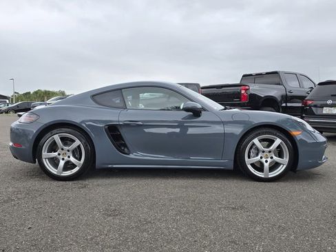Used 2017 Porsche 718 Cayman image 3