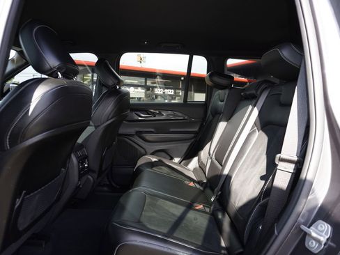 Used 2023 Jeep Grand Cherokee Altitude image 27