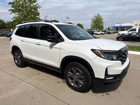 Used 2024 Honda Passport TrailSport image 7
