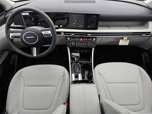 New 2026 Hyundai Tucson SE image 25