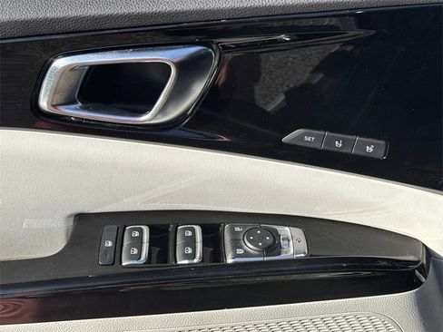 Certified 2022 Kia Carnival SX image 36