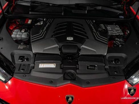 Used 2023 Lamborghini Urus Performante AWD/4WD image 8