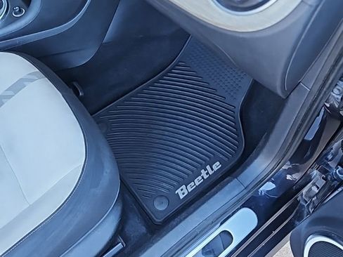 Used 2018 Volkswagen Beetle 2.0T Coast image 17