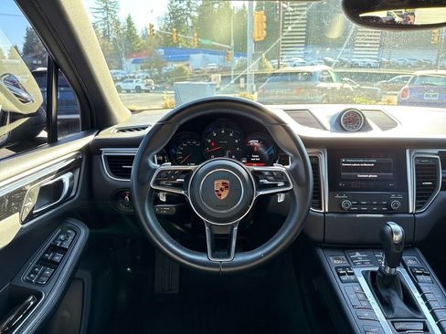 Used 2018 Porsche Macan image 18