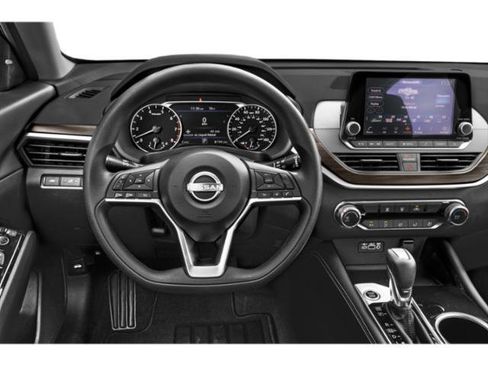 Used 2024 Nissan Altima 2.5 SV FWD image 10
