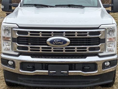 Certified 2024 Ford F350 XLT image 9