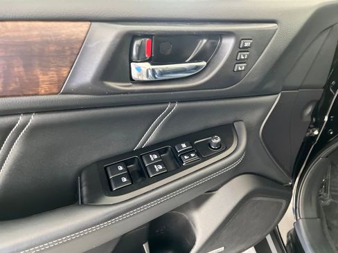 Used 2018 Subaru Outback 2.5i Limited image 13