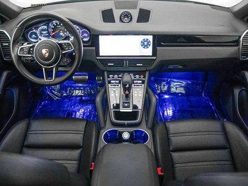 Certified 2021 Porsche Cayenne S image 15
