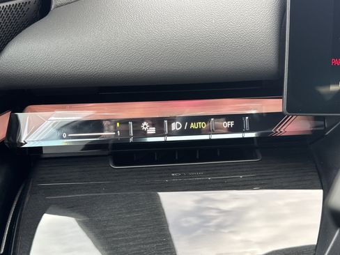 New 2026 BMW i5 eDrive40 w/ Premium Package image 19