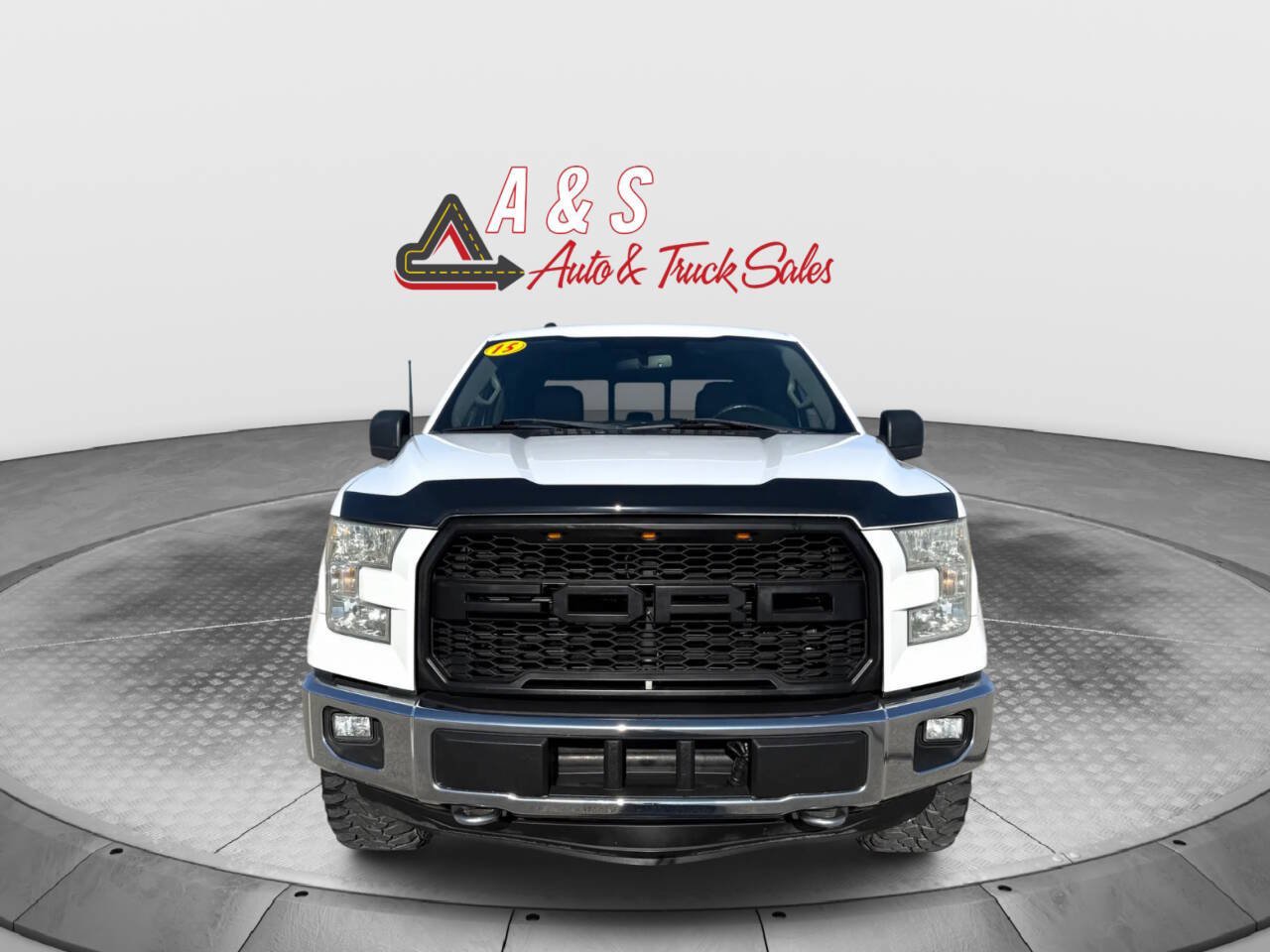 Used 2015 Ford F150 XLT w/ Equipment Group 302A Luxury AWD/4WD image 2