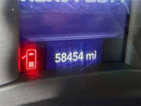 Used 2022 RAM 2500 Tradesman w/ Chrome Appearance Group image 5