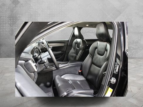 Used 2023 Volvo V90 B6 Cross Country Ultimate AWD/4WD image 5