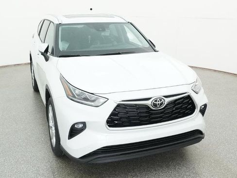 New 2026 Toyota Highlander Limited AWD/4WD image 4
