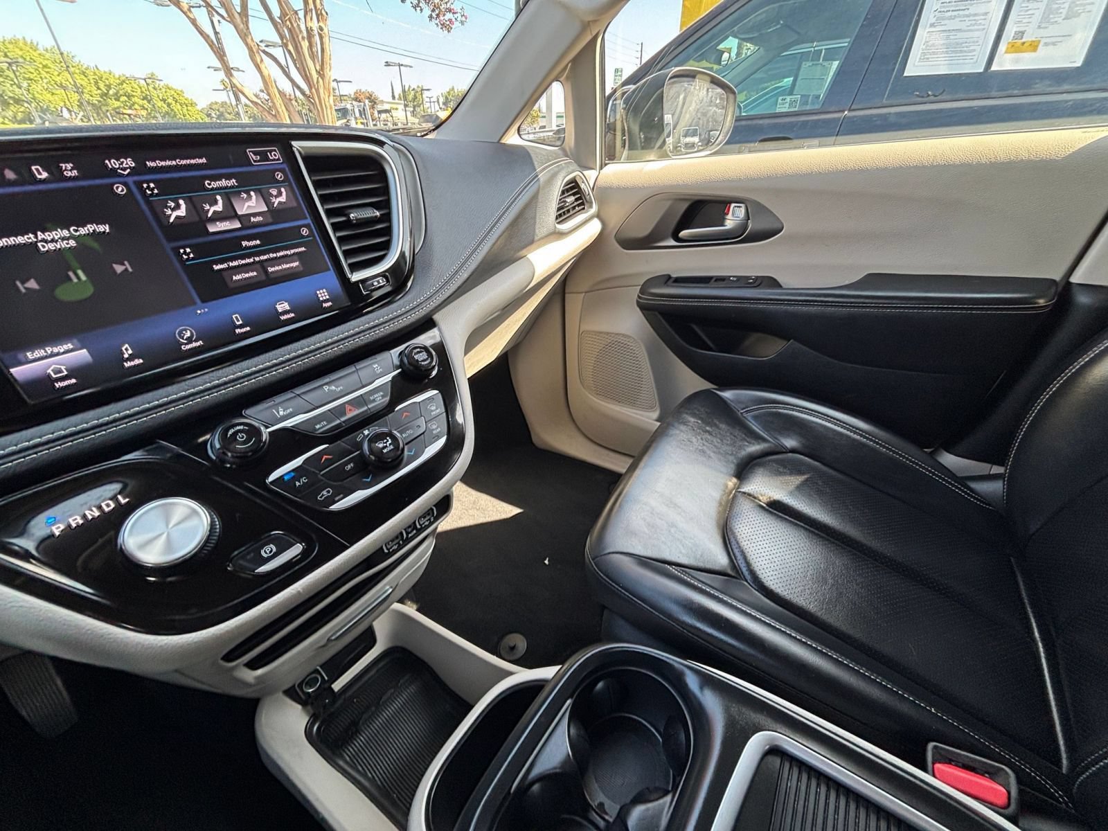 Used 2023 Chrysler Pacifica Touring-L FWD image 37