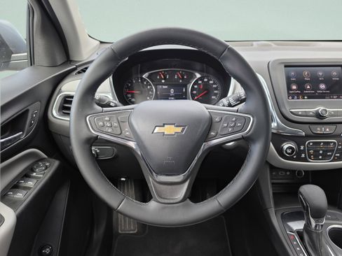 Used 2024 Chevrolet Equinox LT FWD image 17
