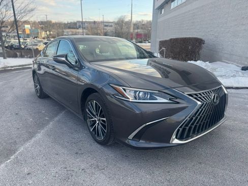 Certified 2023 Lexus ES 350 w/ Premium Package image 6