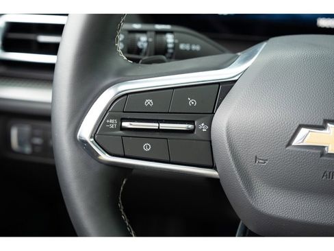 Used 2025 Chevrolet Traverse LT w/ Sun and Wheel Package FWD image 19