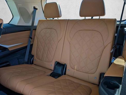 New 2026 BMW X7 xDrive40i image 17
