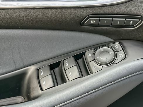 Used 2024 Buick Enclave Premium image 11