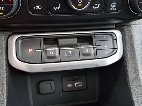 Used 2023 GMC Acadia SLT w/ Technology Package AWD/4WD image 20