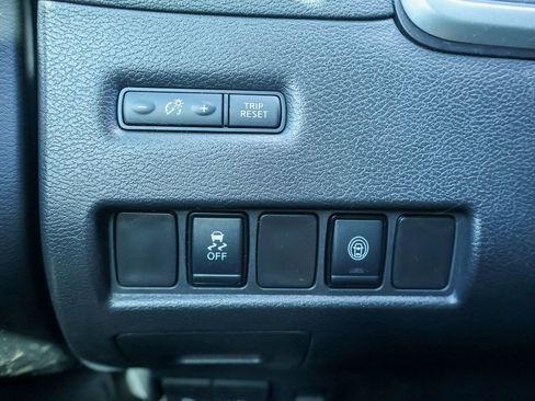 Used 2022 Nissan Murano SV image 17