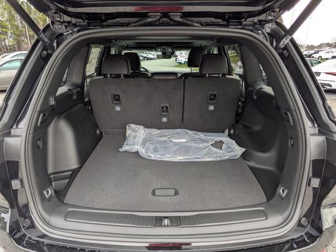 New 2026 Jeep Grand Cherokee Altitude AWD/4WD image 25