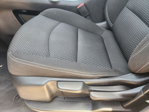 Used 2024 GMC Terrain SLE FWD image 23