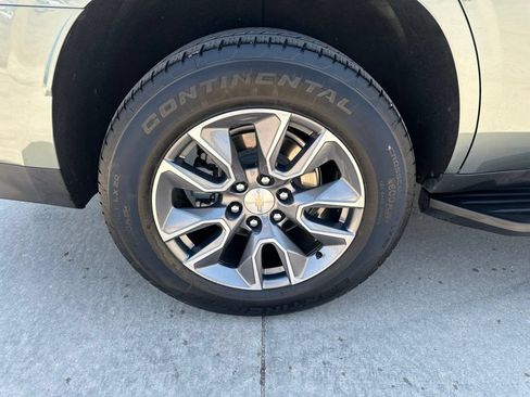 Used 2024 Chevrolet Tahoe LT w/ LT Signature Package AWD/4WD image 37