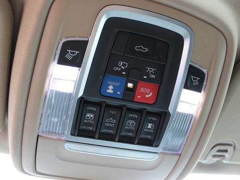 Used 2019 RAM 1500 Laramie AWD/4WD image 31