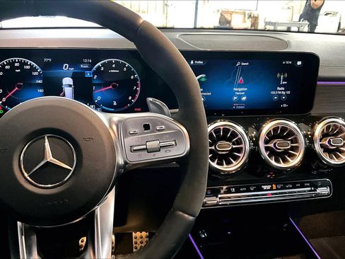 Certified 2022 Mercedes-Benz GLB 35 AMG 4MATIC image 24