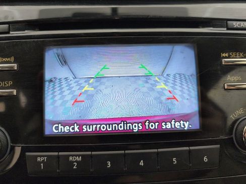 Used 2014 Nissan Rogue SV image 27