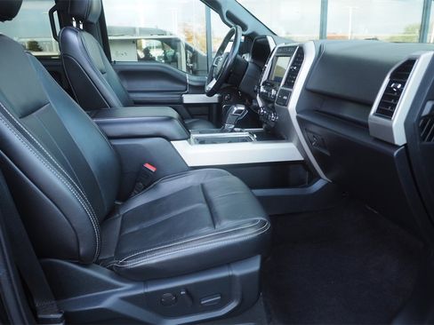 Used 2020 Ford F150 Lariat image 29