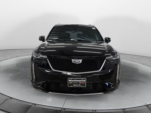 Used 2024 Cadillac XT6 Sport w/ Technology Package image 7