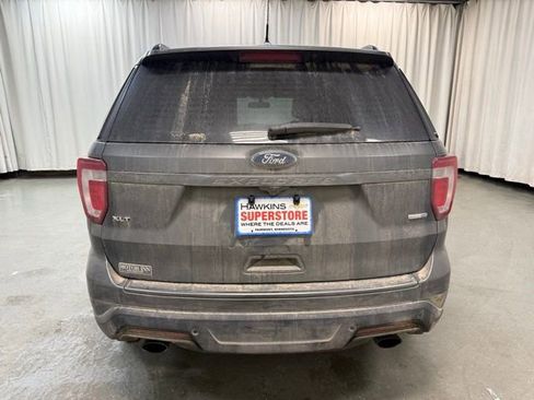 Used 2018 Ford Explorer XLT w/ Equipment Group 202A image 6