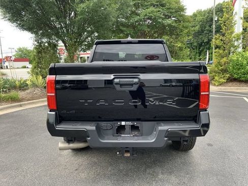 Certified 2024 Toyota Tacoma TRD Off-Road AWD/4WD image 7
