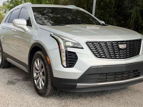 Used 2021 Cadillac XT4 Premium Luxury image 4