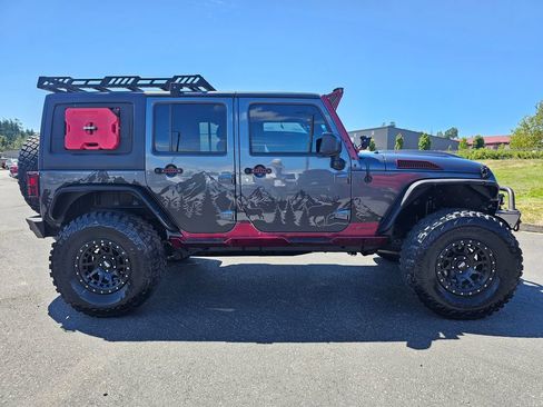 Used 2018 Jeep Wrangler Unlimited Sport S AWD/4WD image 2