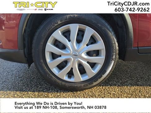 Used 2016 Nissan Rogue S image 32